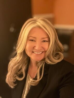 Lace front, blonde Long Wavy Women’s Hair Wig - Natural Blonde MONEY PIECE